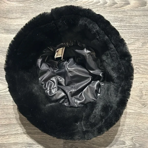 NWOT UGG Black Real Shearling and Polyester Bucket Hat - Picture 7 of 9